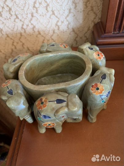 Шкатулка из камня нефрит