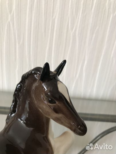 Статуэтка фарфоровая лфз Жеребёнок