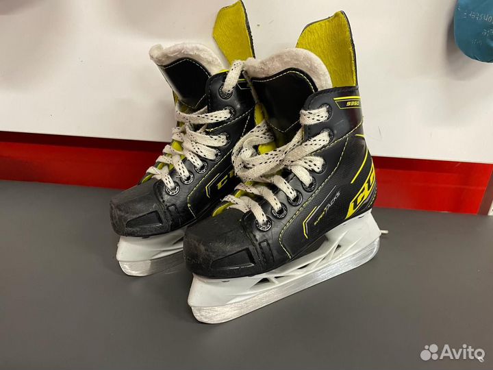 Коньки хоккейные детские