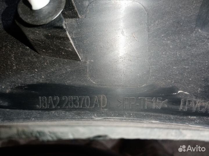 Накладка заднего правого крыла на Велар 2019г