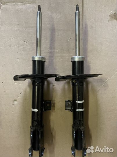 Амортизатор передний Mitsubishi Outlander 3