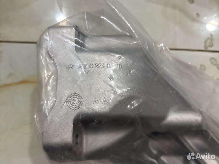 Кронштейн опора двигателя Мерседес