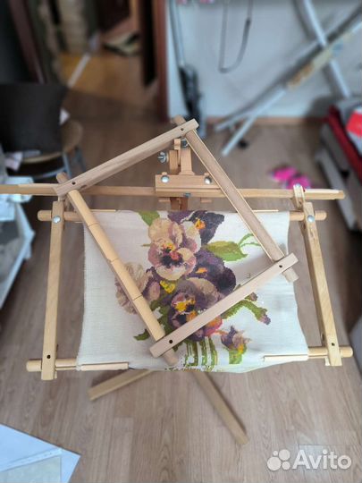 Держатель для вышивания напольный
