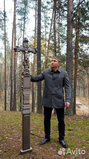 Надгробие крест на могилу из камня памятник