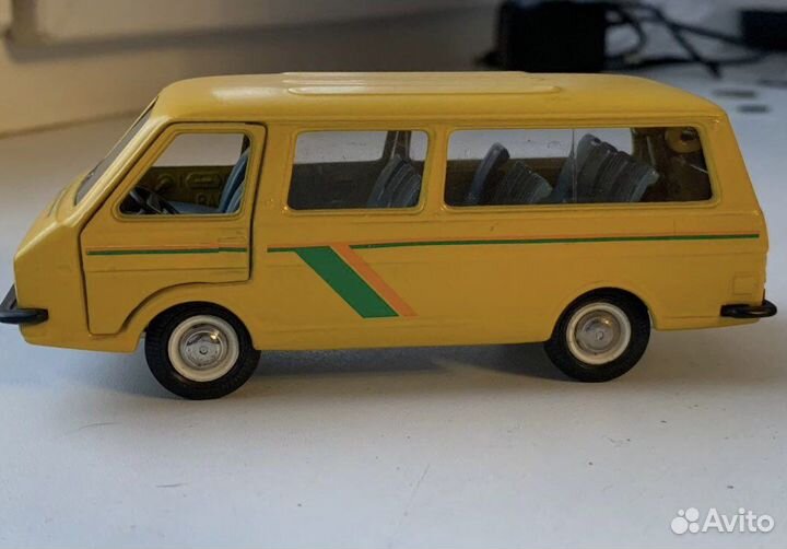 Модель Раф-2203 пр-ва ссср, 1:43