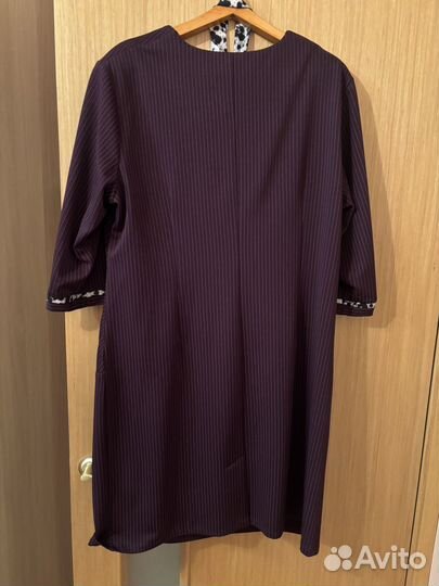 Платье женское 50-52 с галстуком/брошкой