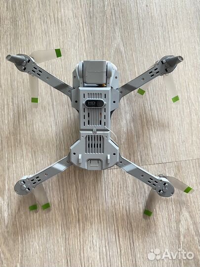 Квадрокортер дрон