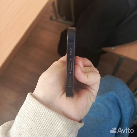 iPhone 12, 64 ГБ