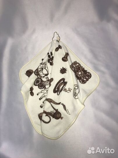 Кухонное полотенце с металлической петелькой