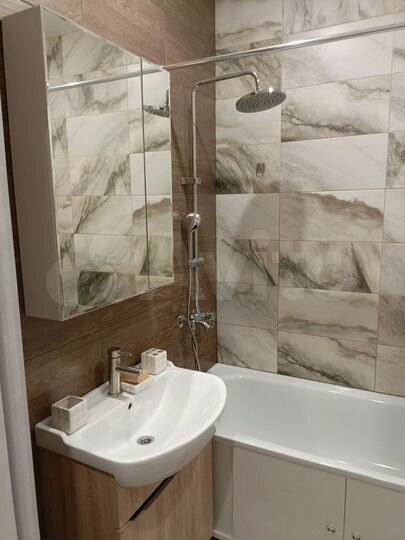 2-к. квартира, 52 м², 8/10 эт.