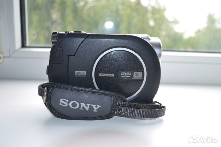 Видеокамера Sony handycam DCR-DVD106E