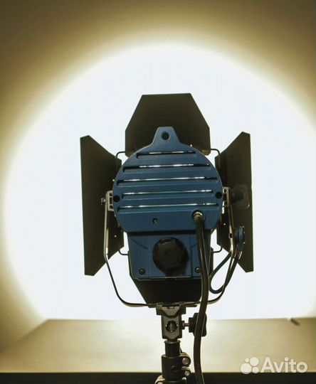 Осветительный прибор Arri Junior 650 Plus