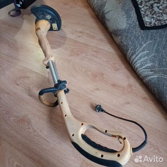 Газонокосилка электрическая