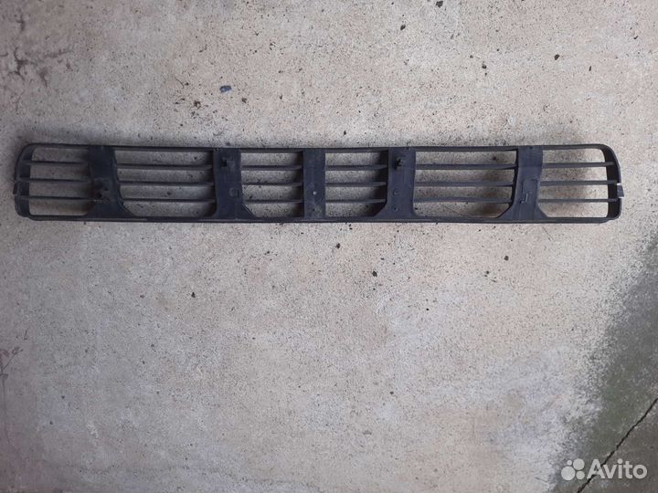 Решетка в передний бампер Audi A4 B5 (1994-1999г)