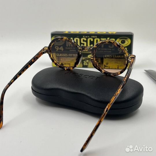 Солнцезащитные очки moscot's