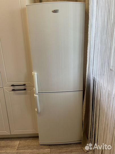 Холодильник Whirlpool