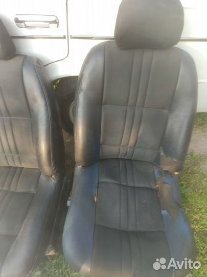 Передние сиденья
