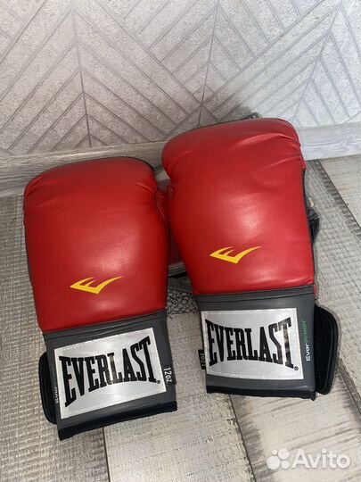 Боксерские перчатки 12 oz everlast оригинал
