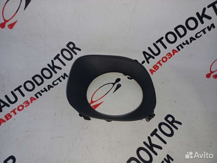 Оправа туманки toyota allion 01-04