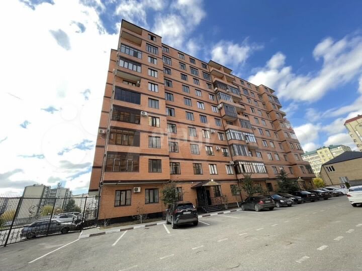 2-к. квартира, 87 м², 8/10 эт.