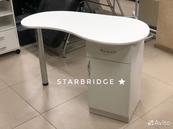 Стол маникюрный складной