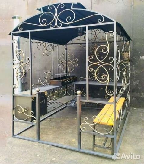 Мангал с крышей