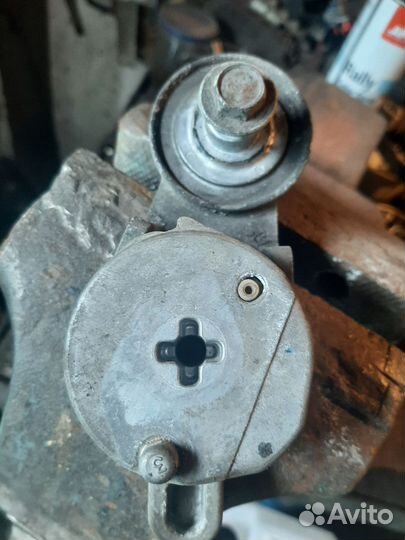 Натяжитель ремня toyota camry 55