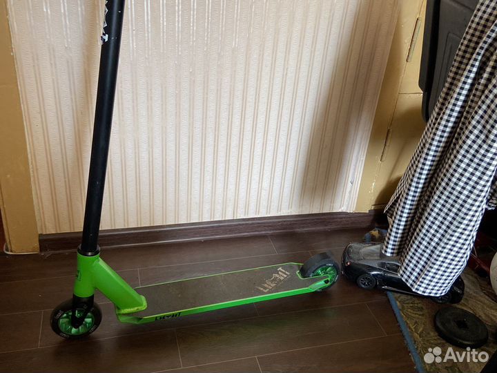 Трюковой самокат Limit