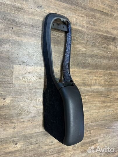 Chevrolet blazer s15 подлокотник