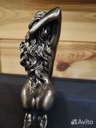 Статуэтка девушка
