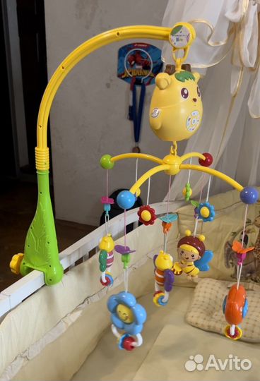 Музыкальный мобиль с ночником на детскую кровать