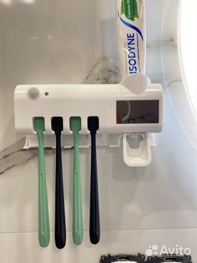 Дозатор для зубной пасты, держатель зубных щеток