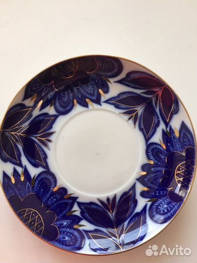 Бокалы с блюдцем