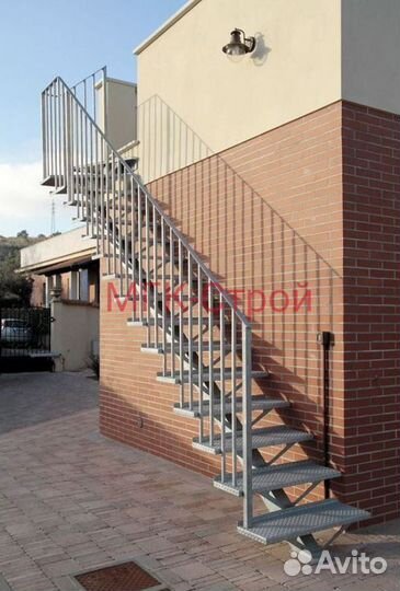 Металлическая уличная лестница от проекта до монтажа