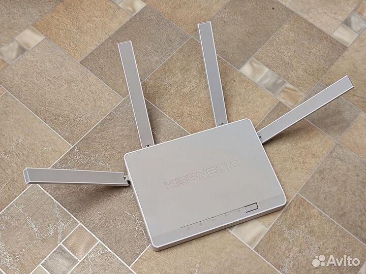 Wi-Fi роутер Keenetic Hopper KN-3810