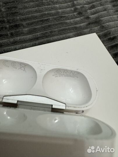 Apple airpods pro 2 lightning