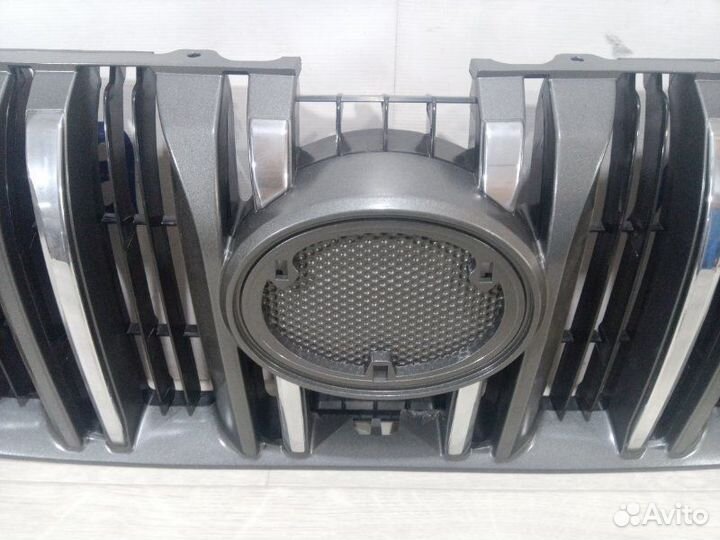 Решетка радиатора Toyota Land Cruiser 150 Prado