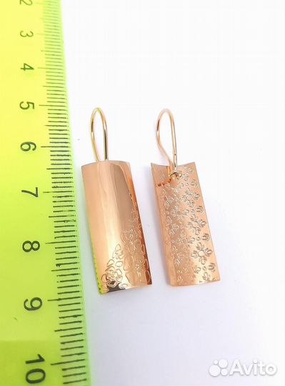 Золотые серьги пластины, орнамент цветы, французский замок, вес 3,50г