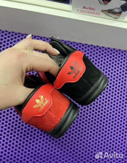 Adidas hamburg р.35-40