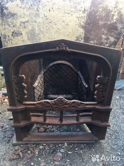Чугунный камин (печь) на дровах