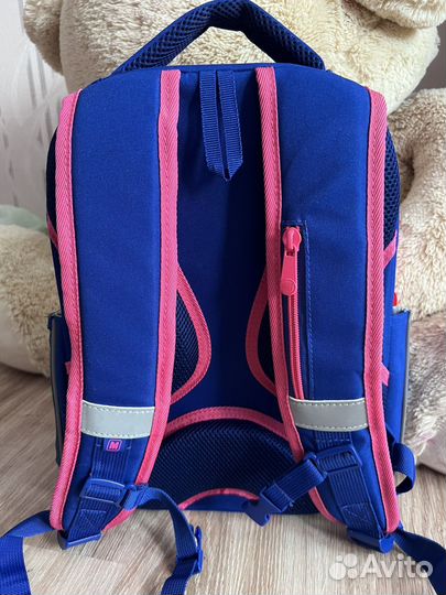 Рюкзак школьный с ортопедической спинкой