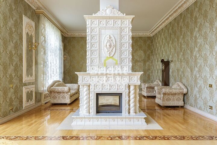 Дом 1500 м² на участке 52 сот.