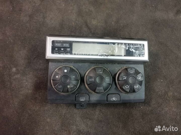 Блок климат-контроля на Toyota Hilux Surf vzn215w