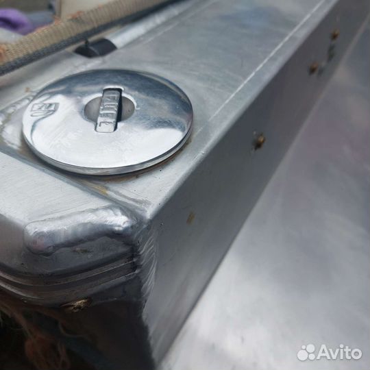 Лодка quintrex 475