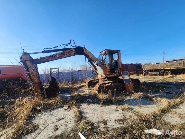 Экскаватор на запчасти