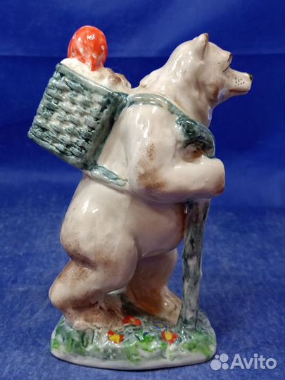 Сказка про Машу и медведя статуэтка фарфоровая Ска