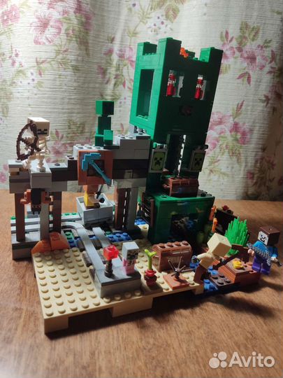 Набор lego майнкрафт, артикул 63015