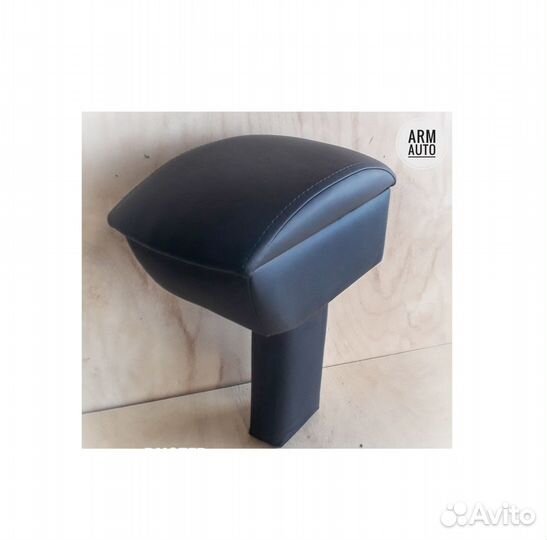 Подлокотник для Nissan Terrano в подстаканник