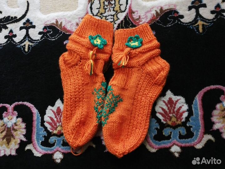 Носки женские ручной вязки