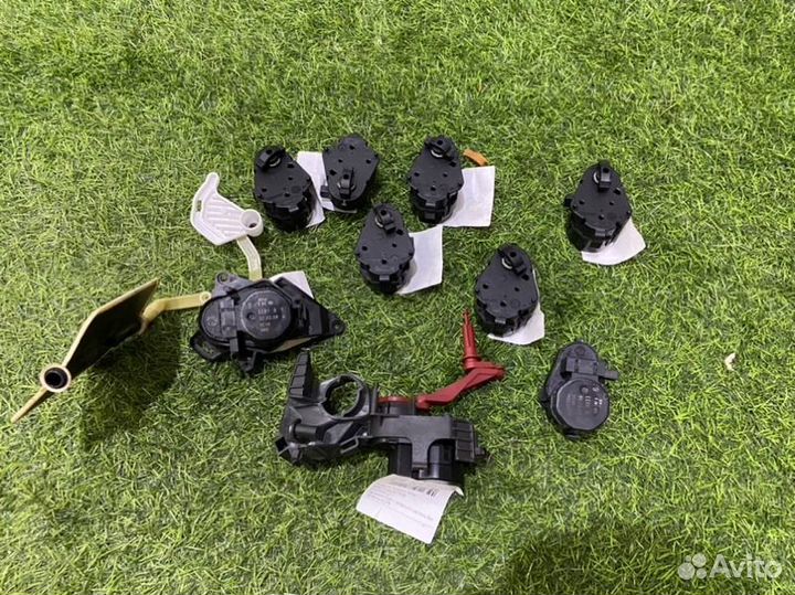 Моторчик заслонки печки Bmw 5 E60 2.5 N52 2008